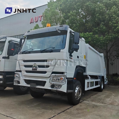 HOWO Truk Sampah Compactor 4x2 Euro 2 Penghapusan Sampah Truk Belakang Truk Diesel Hijau Model Baru