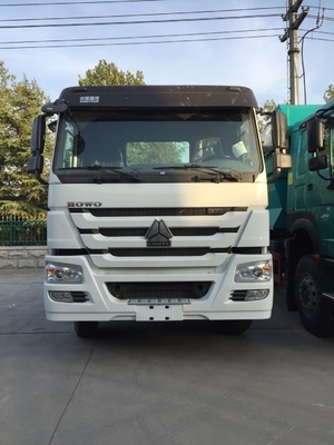 Heavy Prime Mover Truck Sinotruk Howo 4x2 6 roda 336HP 400L Tangki Bahan Bakar