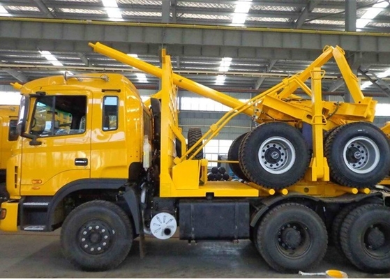 Mengemudi Tangan Kanan 6 * 6 400l Log Carrier Truck Merek Sinotruk Howo Dengan Warna Apa Pun