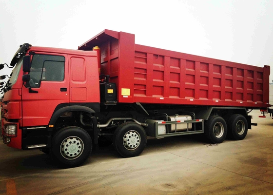 8 × 4 371HP Tugas Berat Dump Truck 32 Ton Memuat 30CBM Dump Box Warna Putih Merah Kuning