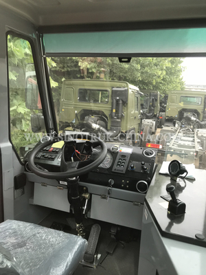 Multi-warna Terminal Tractor Leaf Spring Suspension Dengan Tangki Bahan Bakar 400L