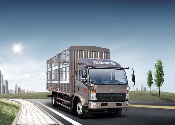HOWO 4 * 2 116HP Tugas Ringan Truk Komersial 12 Ton Beban ISUZE Suka