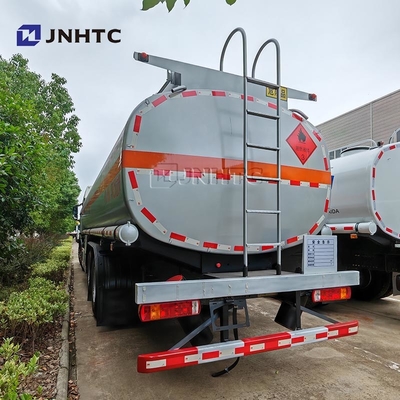 SINOTRUK HOWO Tangki bahan bakar Truk 8X4 Drive Wheel Euro 3 Emisi Standar Tank Minyak Truk Tanker Truk