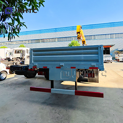 SINOTRUCK 4X2 6 roda truk kargo dengan derek truk dipasang derek untuk dijual