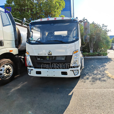 Sinotruk Howo 4x2 Lampu Listrik Listrik Tanker 4200 Liter Listrik Diesel Tanker Listrik