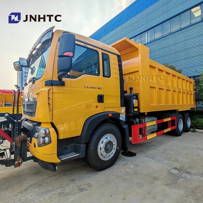 Howo TX Road Salt Spreader Mesin pencairan salju 6X4 350HP Truk penyapu salju yang cocok