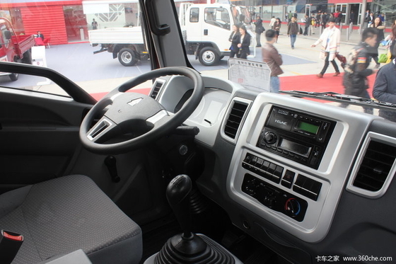 95 Km / H Kecepatan Maksimum Truk Komersial 12 Ton Nilai Beban Desain Poros Belakang Yang Kuat
