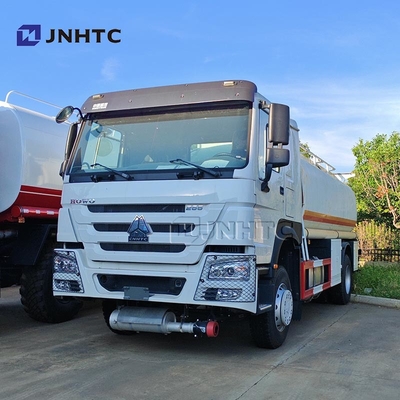 Howo Oil Tanker Truk 4X2 266HP 30000 liter Transportasi bahan bakar Tanker bahan bakar Truk