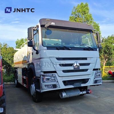 Howo Oil Tanker Truk 4X2 266HP 30000 liter Transportasi bahan bakar Tanker bahan bakar Truk
