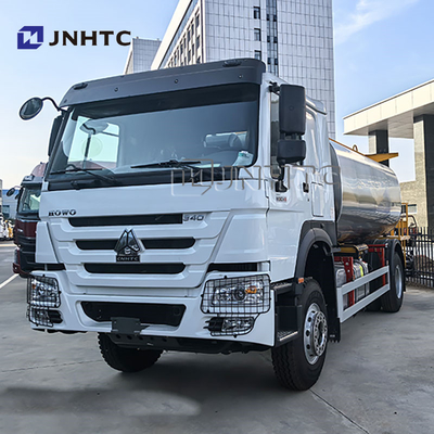New Sinotruk Howo 6 roda Tanker Bahan Bakar Truk 10000 liter Tanker Minyak Dengan Profesi kustomisasi