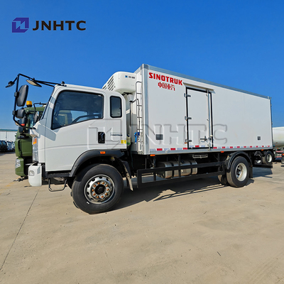 HOWO Truk Kulkas 4x2 Truk Makanan Ringan Truk Kulkas Pabrik Truk terbaru