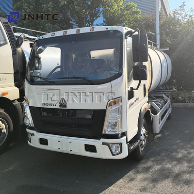HOWO 8cbm Tanker bahan bakar Truk tugas ringan Tanker minyak Truk Mobil Pengisian bahan bakar Truk Aluminium Tangki bahan bakar Untuk dijual
