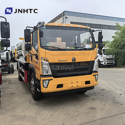 HOWO 6 Roda Aspal Bitumen Distributor Bitumen Sprayer Truk Untuk Dijual