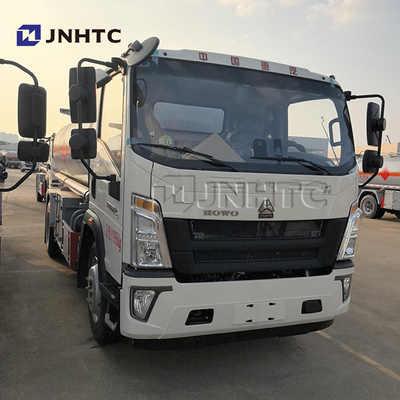 HOWO Tanker bahan bakar 4X2 8cbm Tanker minyak ringan