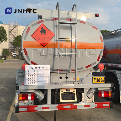 HOWO Tanker bahan bakar 4X2 8cbm Tanker minyak ringan