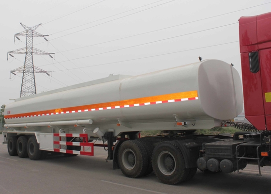 3 As Bahan Bakar oli Truk Semi Trailer Tri - Tangki Gandar Kapasitas 40 - 60 CBM