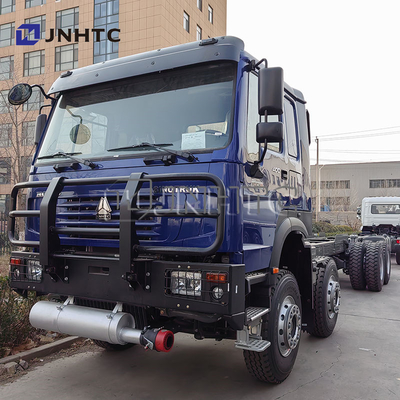 Harga bagus HOWO Semua roda Mengemudi 8x8 Truk kargo Chassis khusus Truk lain untuk dijual di luar jalan ekstrim Daya besar