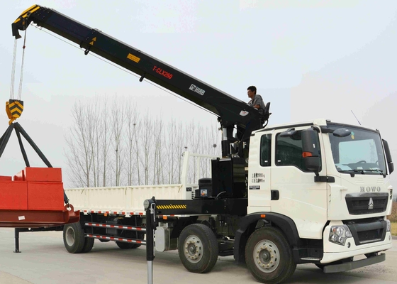 360 Semua Rotasi Truck Mounted Knuckle Boom Cranes 10 Ton SQ10ZK3Q Warna Merah