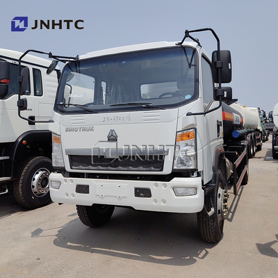 HOWO 4000 Liter 5000 Liter Tank Bahan Bakar Truk 5 Metric Ton Bahan Bakar Dispensing Truk