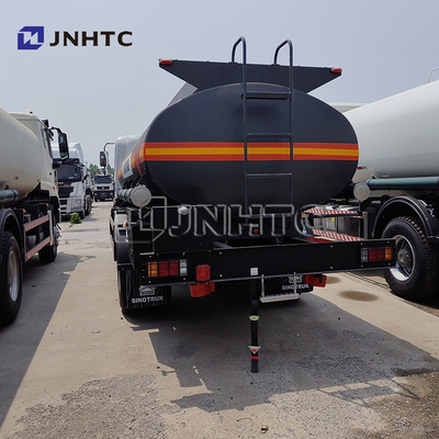 HOWO 4000 Liter 5000 Liter Tank Bahan Bakar Truk 5 Metric Ton Bahan Bakar Dispensing Truk