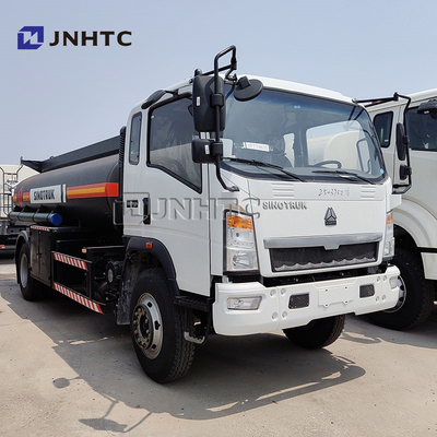 HOWO 4000 Liter 5000 Liter Tank Bahan Bakar Truk 5 Metric Ton Bahan Bakar Dispensing Truk