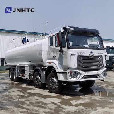 Howo NX Water Trnasporting Truck 8X4 380HP 12 Roda Dari China Tangki Air Truck