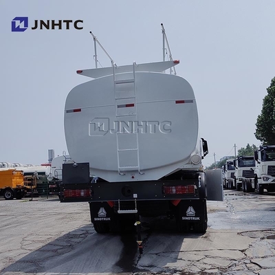 Howo NX Water Trnasporting Truck 8X4 380HP 12 Roda Dari China Tangki Air Truck