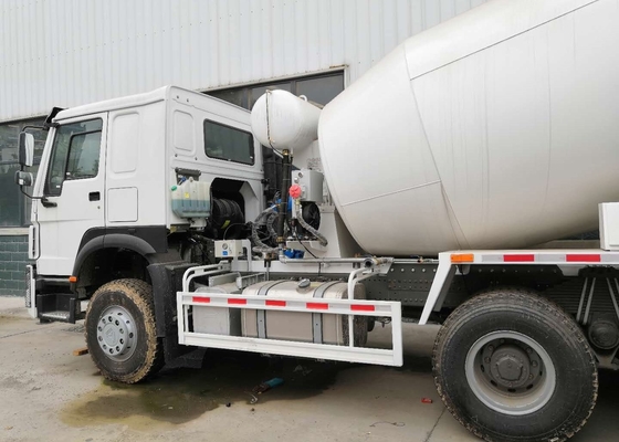 ABS Layanan Brake Concrete Mixer Truck / Mini Cement Truck WD615.69 Model