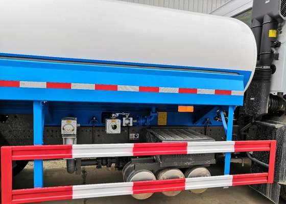 10 - 25 Ton Memuat Diesel Tanker Truck / 6x4 Air Tanker Truck 15 - 25CBM