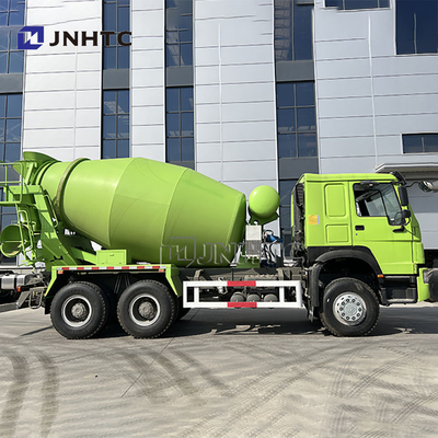SINOTRUK HOWO 6X4 8CBM Meter Mesin Diesel Truk pengaduk beton hidrolik
