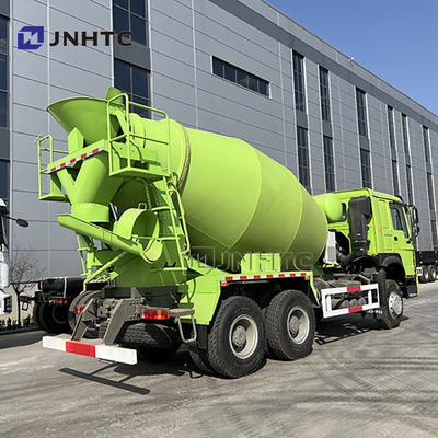 SINOTRUK HOWO 6X4 8CBM Meter Mesin Diesel Truk pengaduk beton hidrolik