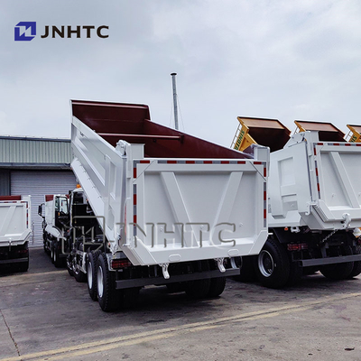 SINOTRUCK HOHAN N7 380hp 8x4 Diesel Transmisi Manual Euro 2 Truk Tipper Dump