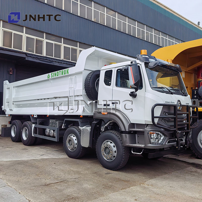 SINOTRUCK HOHAN N7 380hp 8x4 Diesel Transmisi Manual Euro 2 Truk Tipper Dump