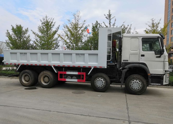 Heavy Duty 8 X 4 Tipper Truck Q345 Material, Memuat 50 Ton Dump Truck