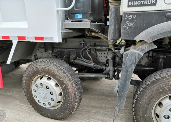 Heavy Duty 8 X 4 Tipper Truck Q345 Material, Memuat 50 Ton Dump Truck