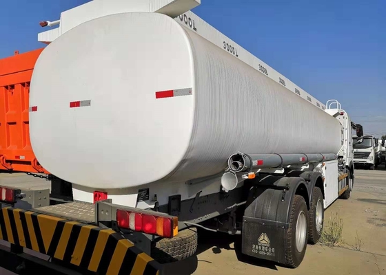 A7 6 * 4 Truk Pengiriman Minyak 380 Kuda Daya Q345 Bahan Dengan 20cbm Tank