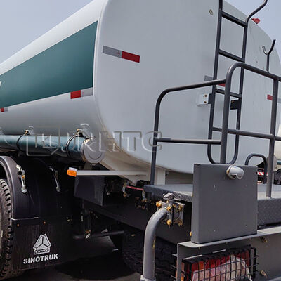 Truk Tangki Air HOWO TX 6x4 15000/20000 Liter 371HP Truk Tangki Bowser Penyiram Air