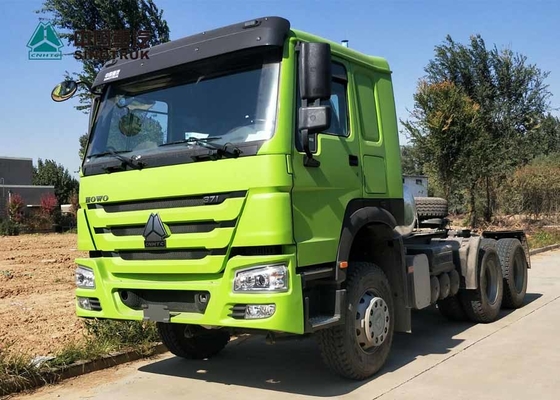 SINOTRUK HOWO 6X4 10 Roda Traktor Truk