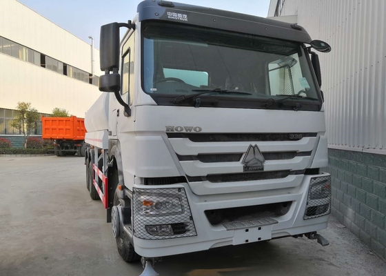 Penggunaan Truk Cairan Curah Cair 20CBM Digunakan Untuk Kota Truk