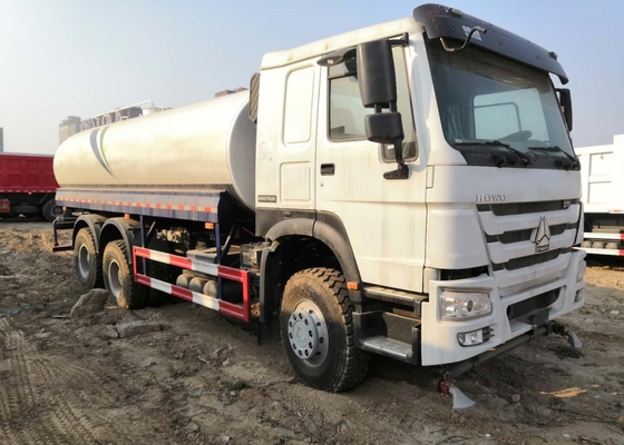 11 Roda 371HP Penggunaan Truk Tangki Air Untuk Konstruksi Sipil