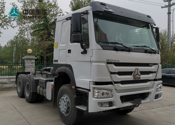 SINOTRUK Howo 6x4 Prime Mover Tractor Truck 371 dan 420hp untuk Permintaan Anda