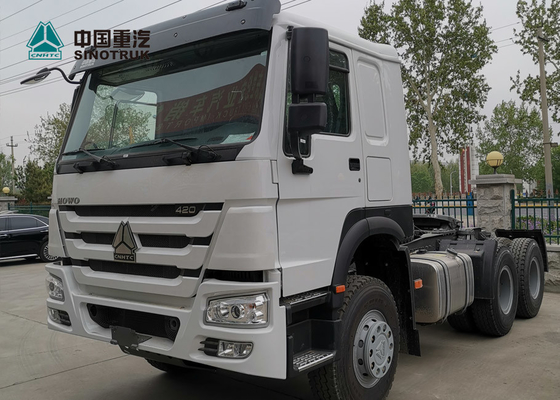 SINOTRUK Howo 6x4 Prime Mover Tractor Truck 371 dan 420hp untuk Permintaan Anda