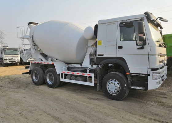 HOWO Truk Pengaduk Beton