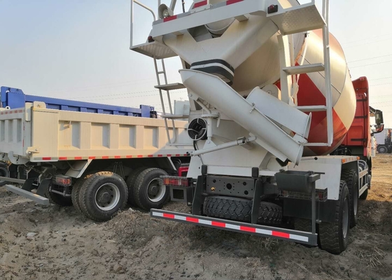 Howo 6 * 4 25 Ton Truk Mixer Beton Campur Di Situs Truk Beton Umur Panjang