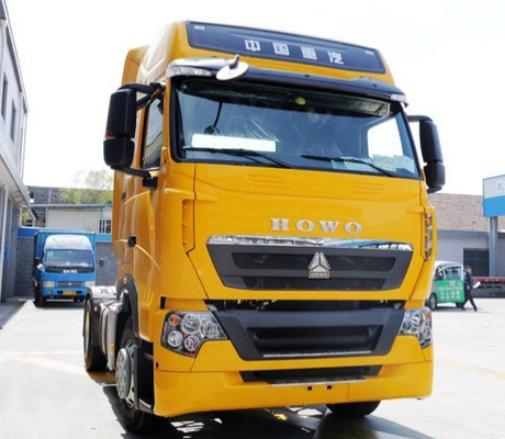 Warna Kuning Sinotruk 4x2 Howo Tractor Truck 290hp Standar Emisi Euro II