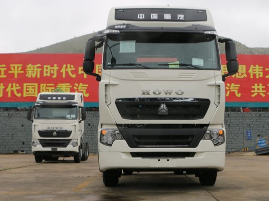 Putih SINOTRUK HOWO 4X2 Penggerak Utama Kepala Traktor Truk 336HP ZZ4257S3248V