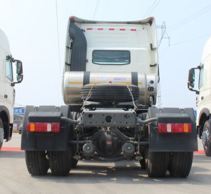 ISO CCC Traktor Sinotruk Howo 6x4 TRUK 290HP Untuk Di Lingkungan Yang Keras