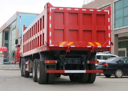 12 Roda ISO CCC Dump Truck Tugas Berat SINOTRUK HOWO 8X4 Euro II Standar