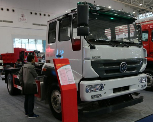 Mini SINOTRUK STEYR Enam Roda Tugas Berat Dump Truck 4X2 50km / H Max Kecepatan Mengemudi