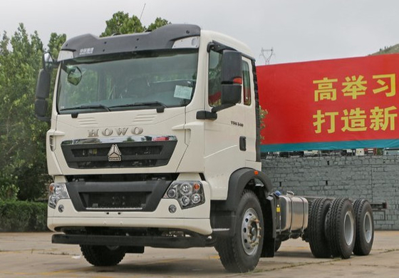 CCC SINOTRUK HOWO A7 Truk Kargo Berat 6X4 Truk Pengiriman Komersial Umur Panjang